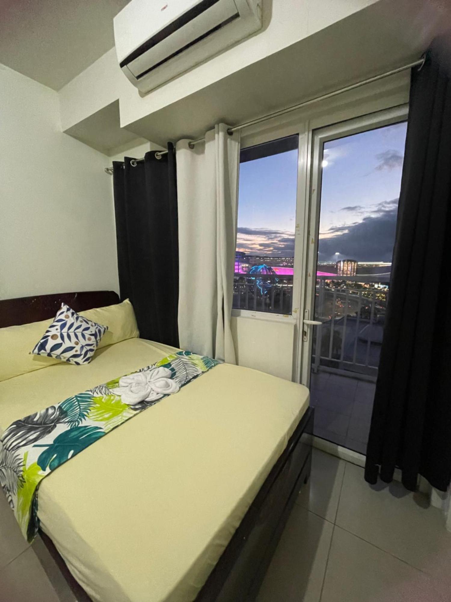 Apartment 3br Moa View Firework Big Balcony 1148 Manila
