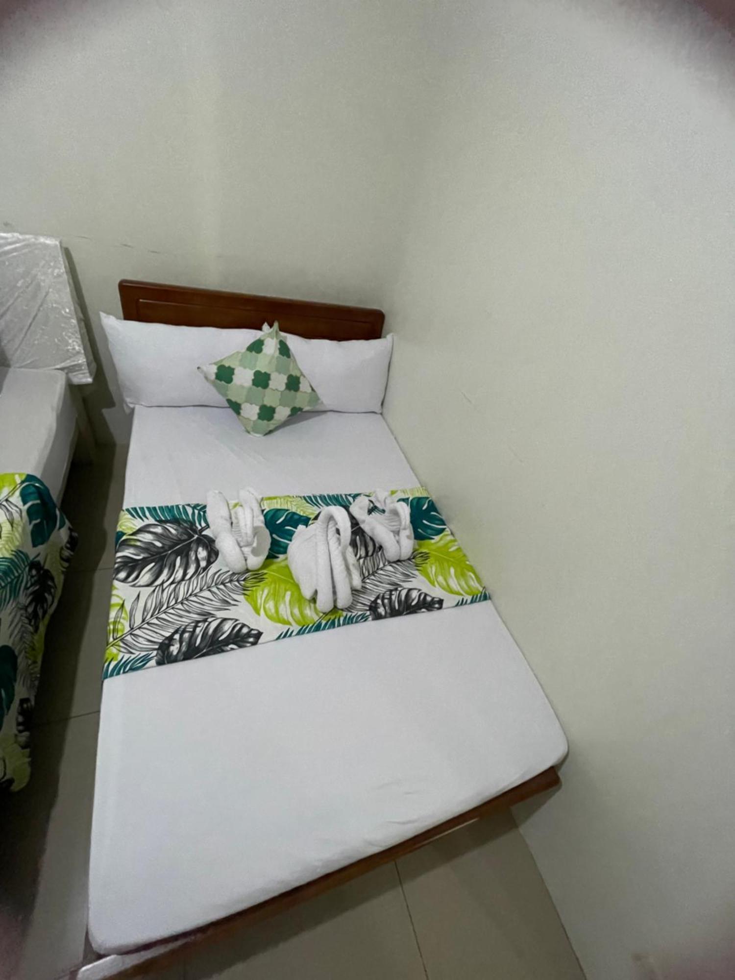 3br Moa View Firework Big Balcony 1148 Apartment Manila