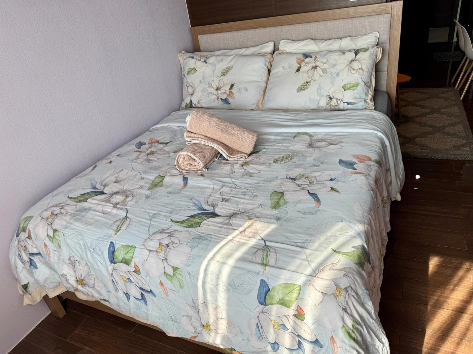 Bliss Chill Vibes Makati 5338 Netflix Swim Gym Park Superfast Net Apartment *