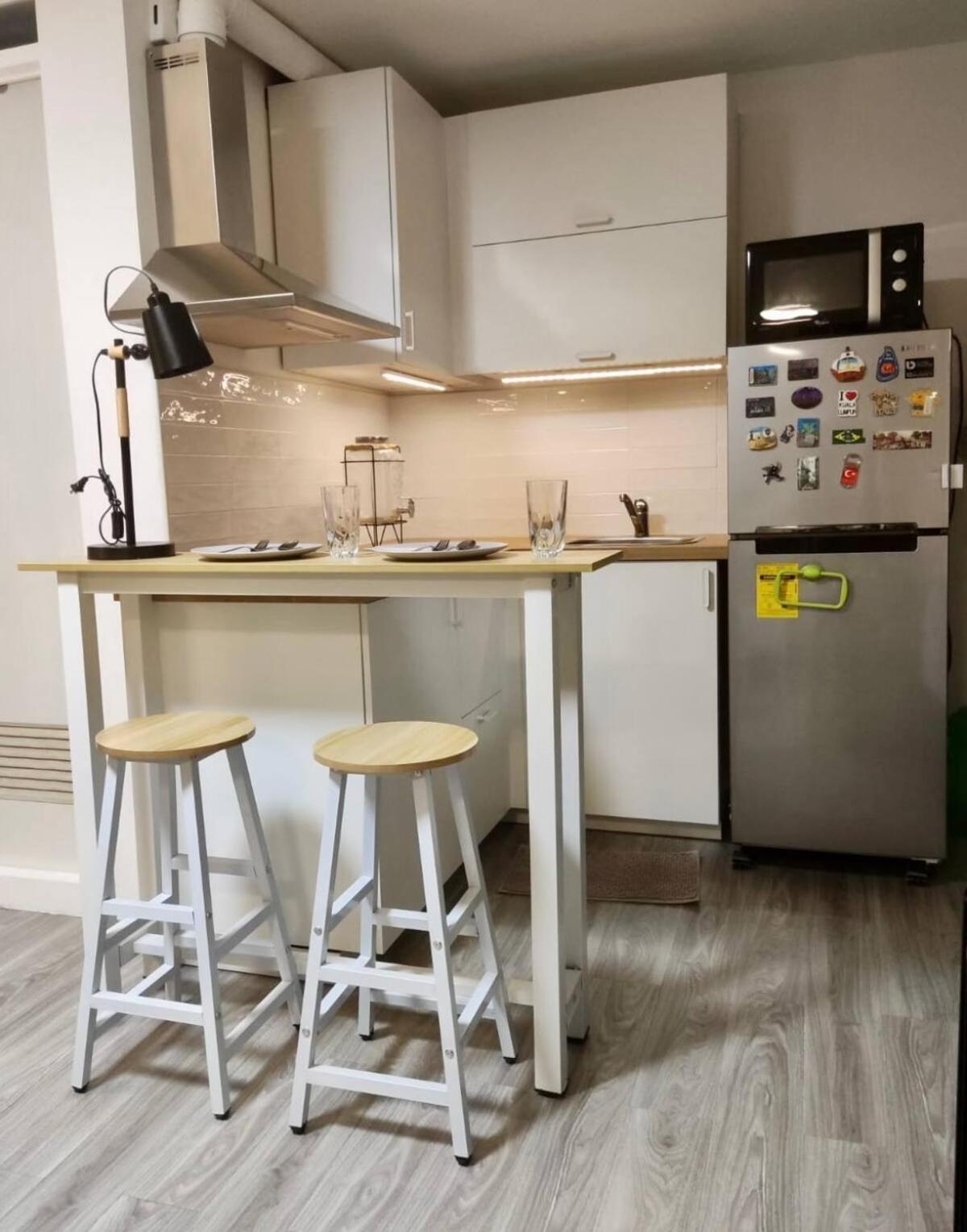 Modern Living In A Metro * Manila