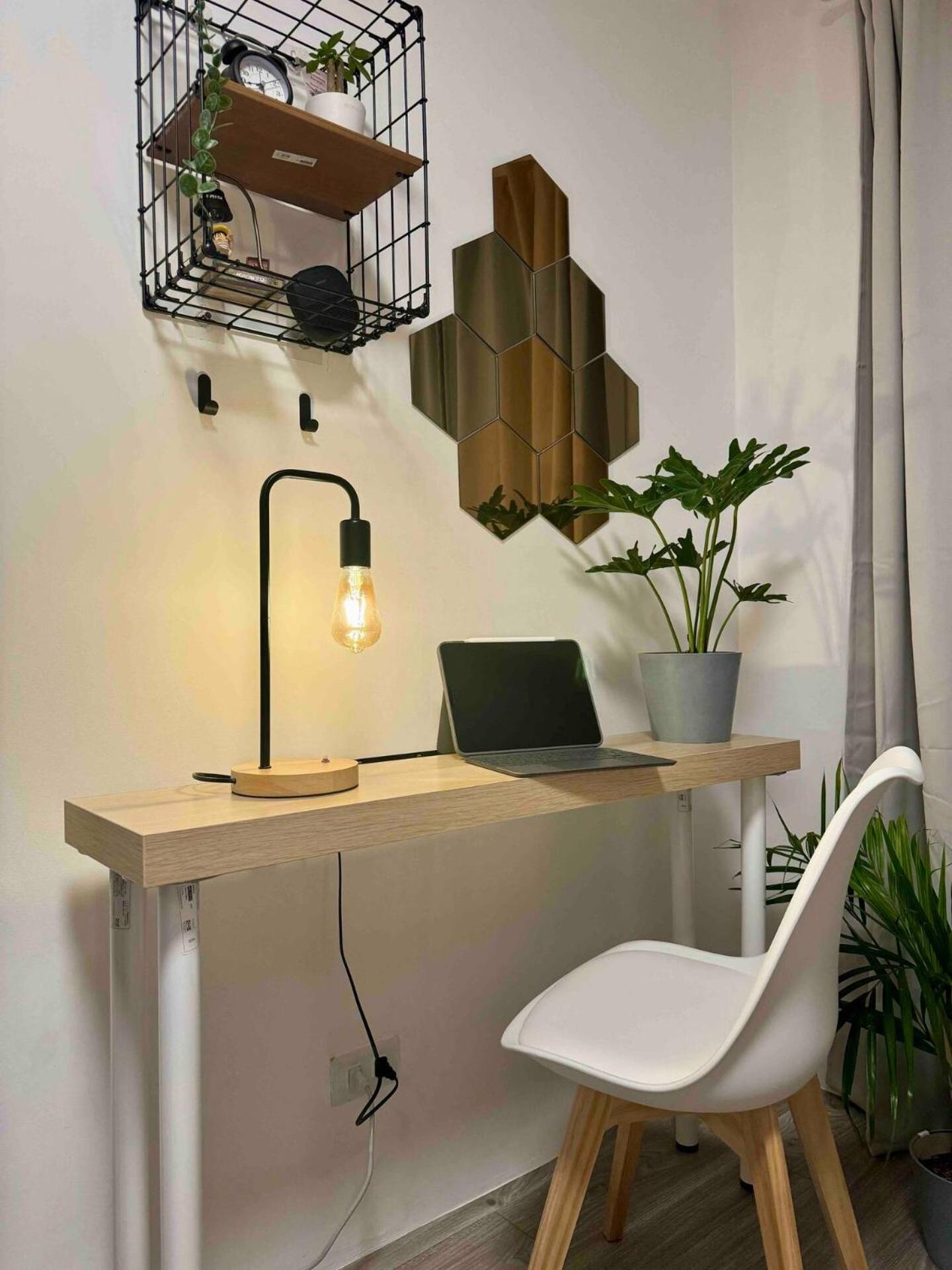 Modern Living In A Metro Apartment *