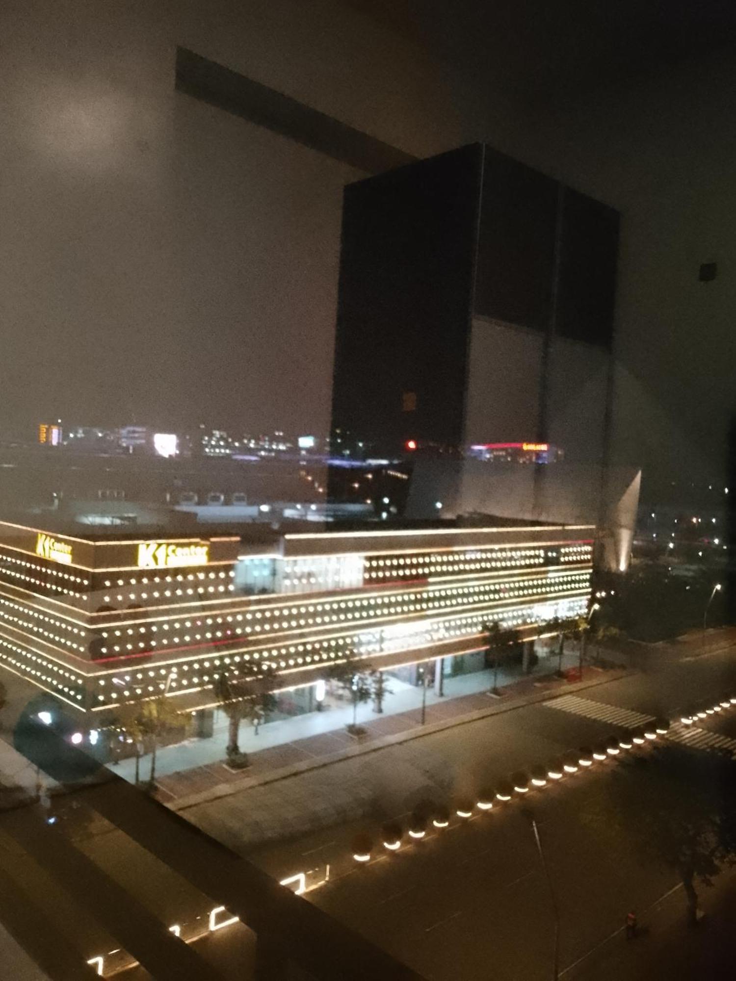 1003 Staycation At Solemare Parksuites Tower B Near Dfa, Moa, Parqual Mall, Ayala Mall & Naia *