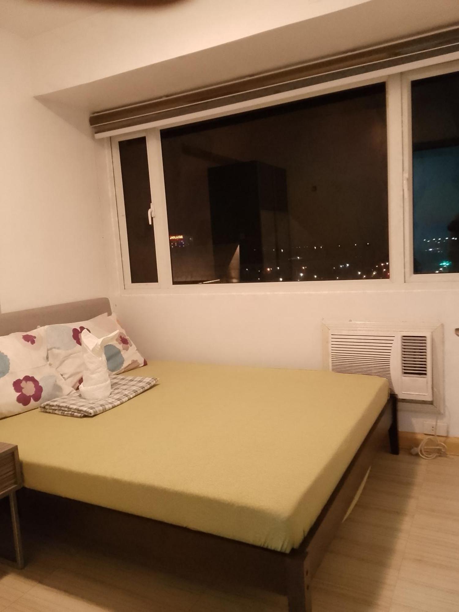 1003 Staycation At Solemare Parksuites Tower B Near Dfa, Moa, Parqual Mall, Ayala Mall & Naia Apartment