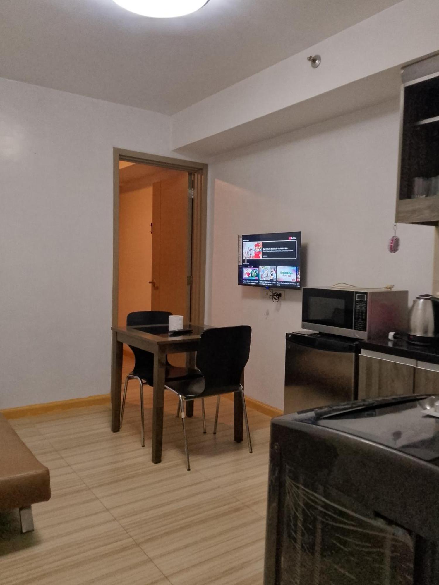 1003 Staycation At Solemare Parksuites Tower B Near Dfa, Moa, Parqual Mall, Ayala Mall & Naia *