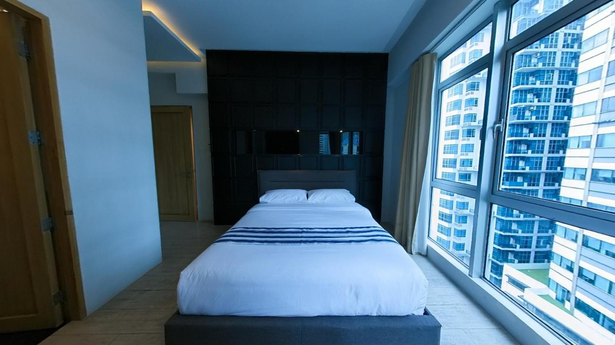 Aparthotel Full-serviced Residential In Blue Sapphire, Bgc *