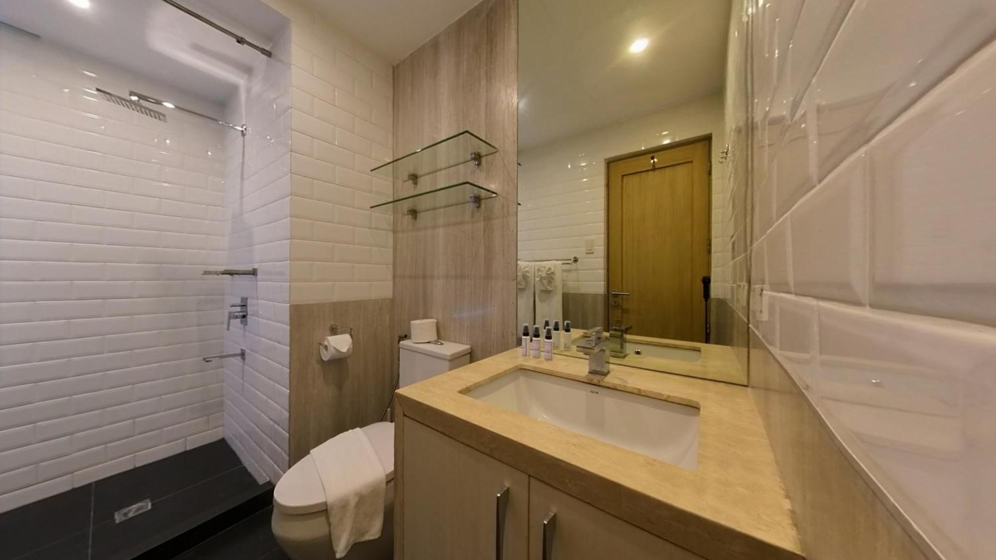 Full-serviced Residential In Blue Sapphire, Bgc Manila