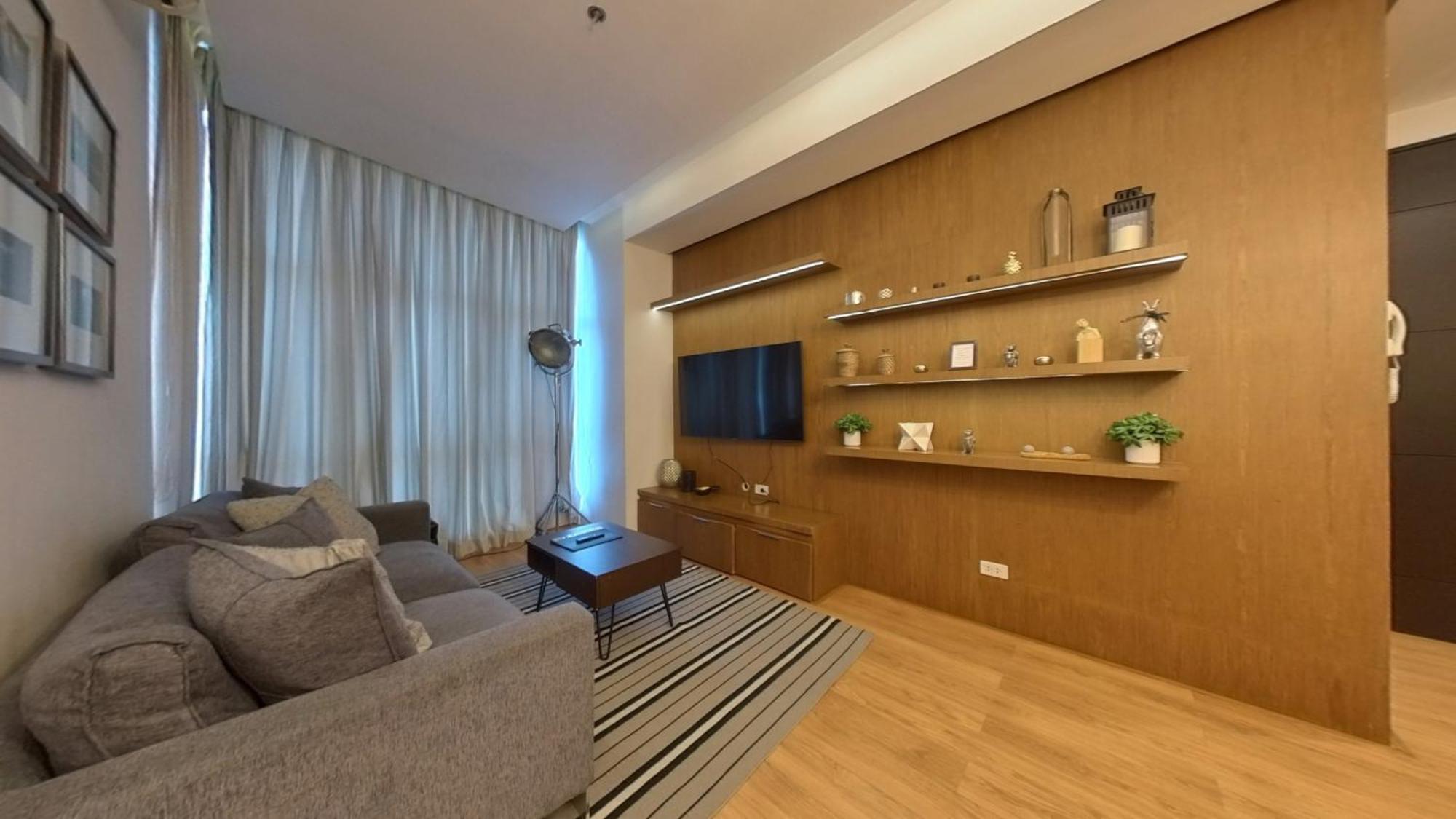Aparthotel Full-serviced Residential In Blue Sapphire, Bgc Manila