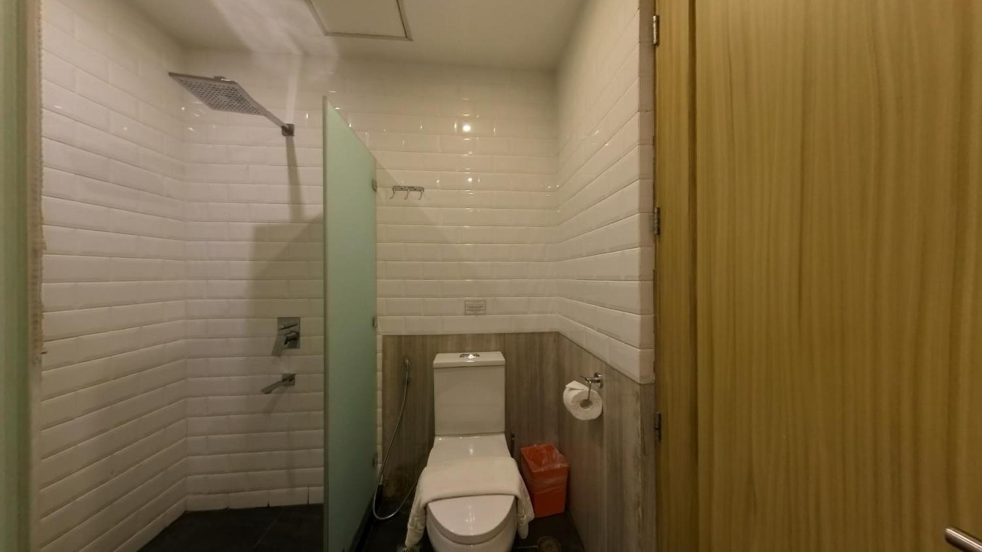 Full-serviced Residential In Blue Sapphire, Bgc Manila