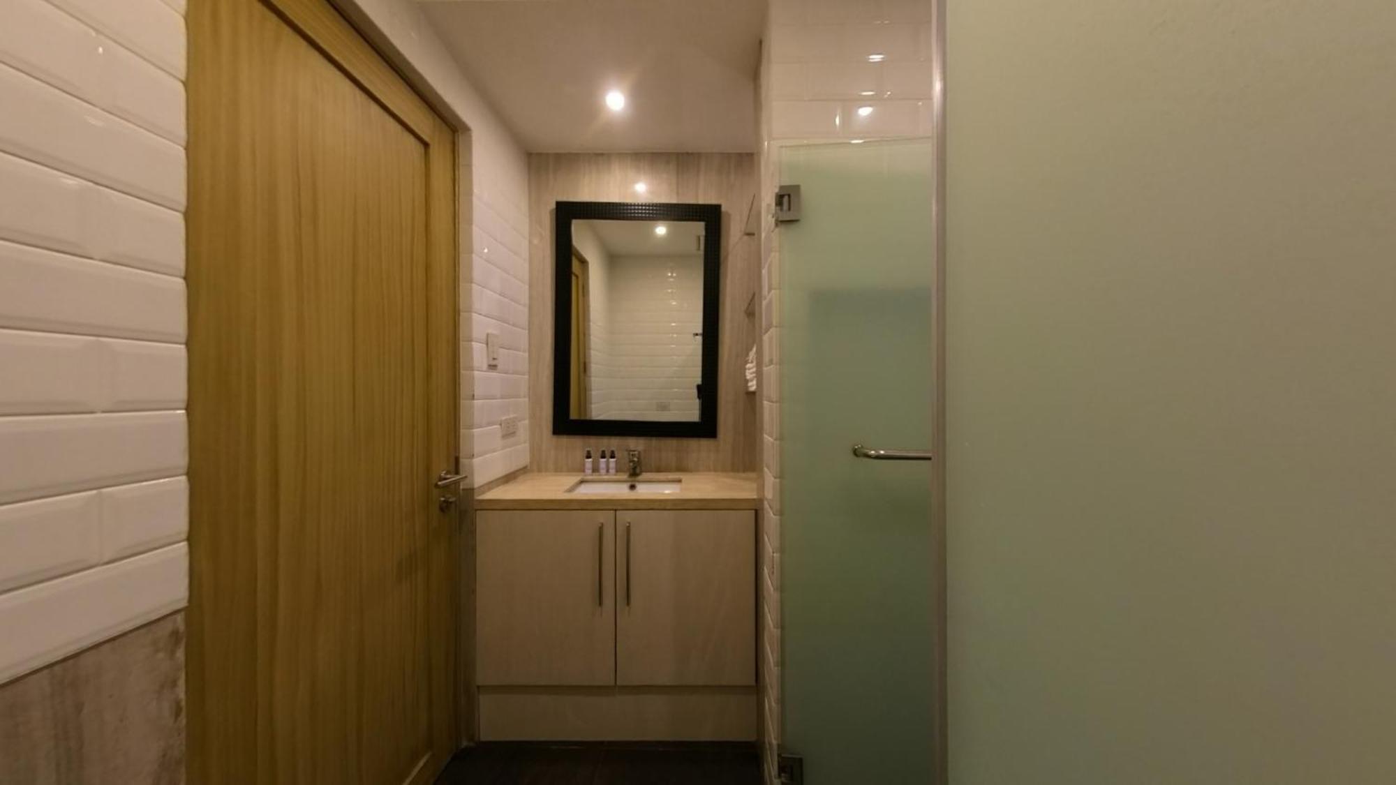 Full-serviced Residential In Blue Sapphire, Bgc Aparthotel