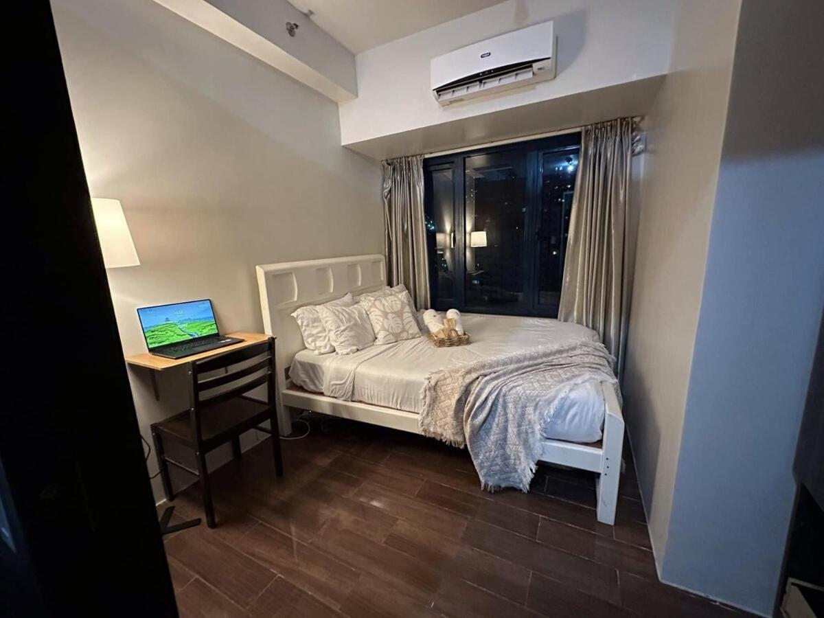 Reign's Sweet Place * Manila