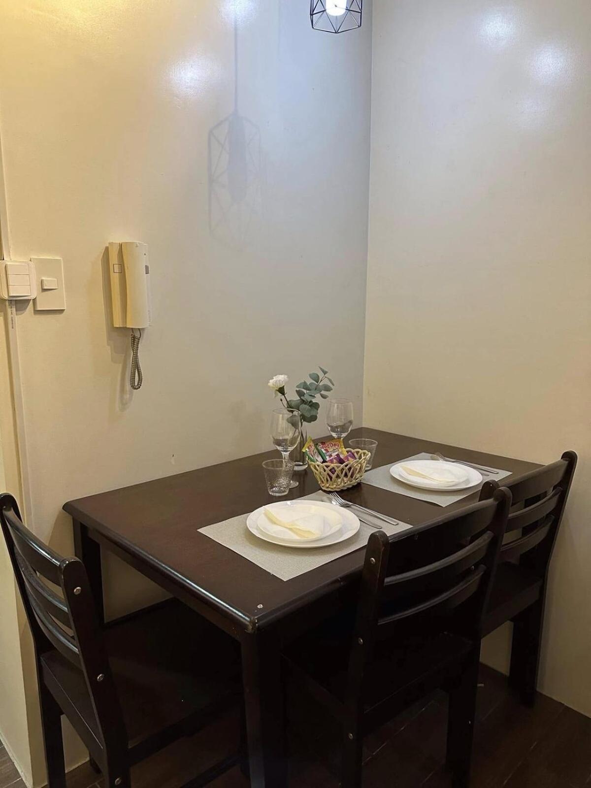 Apartment Reign's Sweet Place