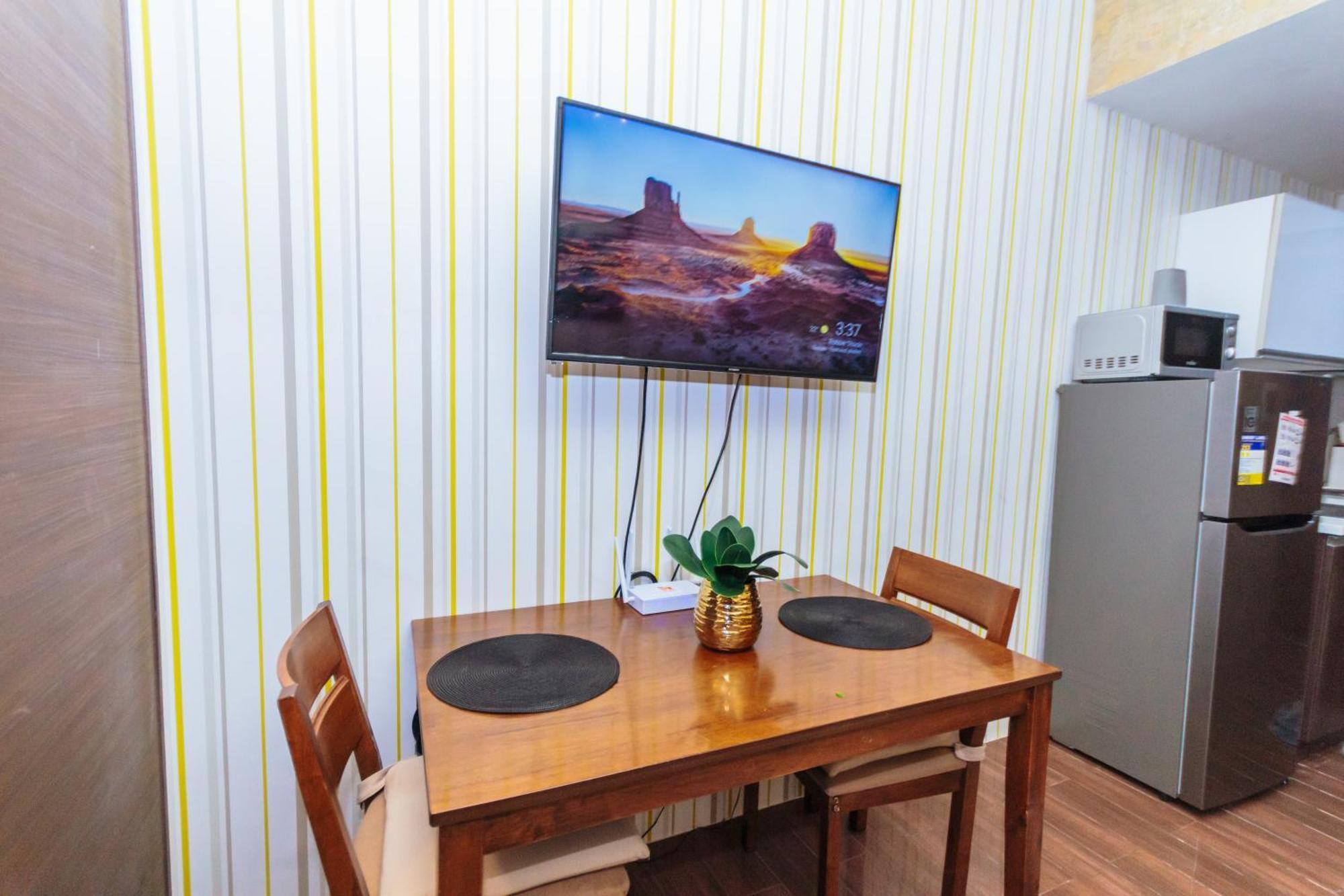 Apartment Boutique Air Retreat Relax Laugh Swim Gym Car Park 1767 Manila