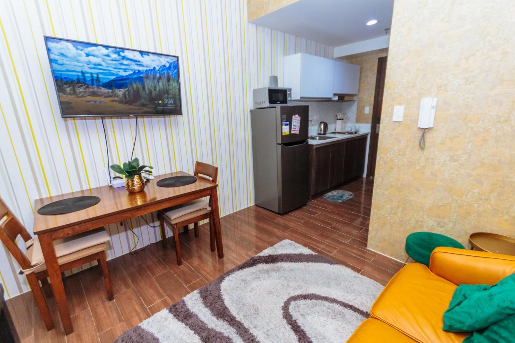 Boutique Air Retreat Relax Laugh Swim Gym Car Park 1767 *