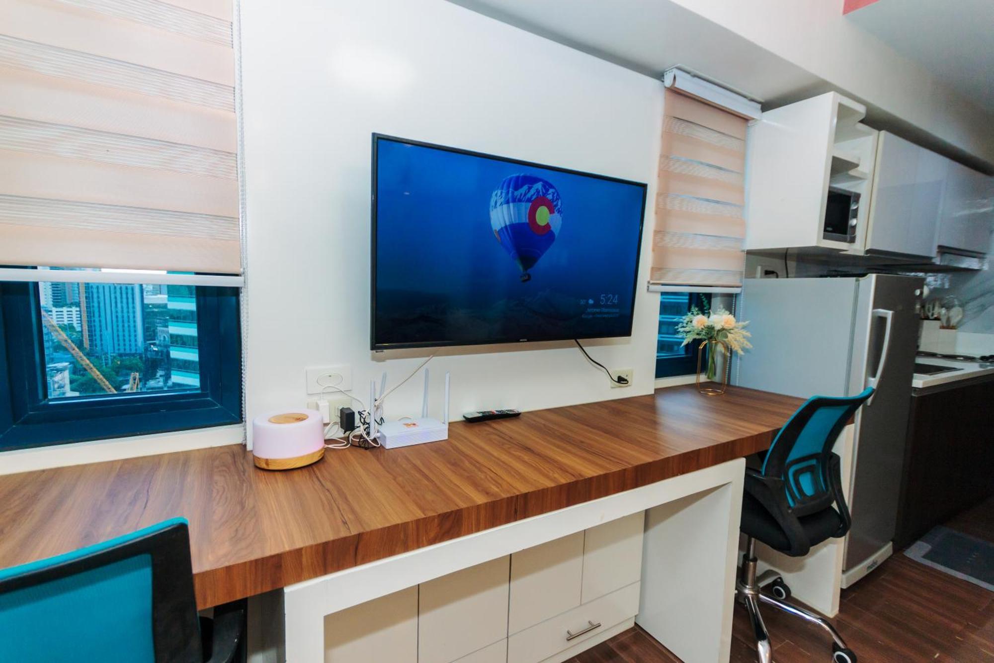 Apartment Boutique Air Retreat Relax Laugh Swim Gym Car Park 1767 Manila