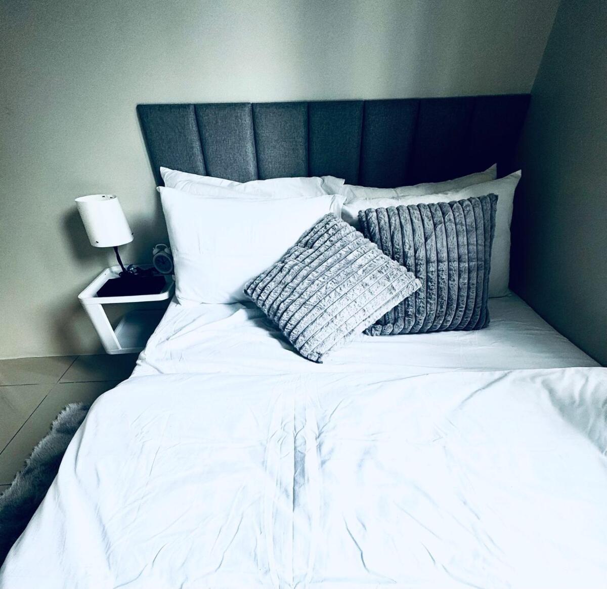 Apartment Elegant 2 Bedroom Makati *