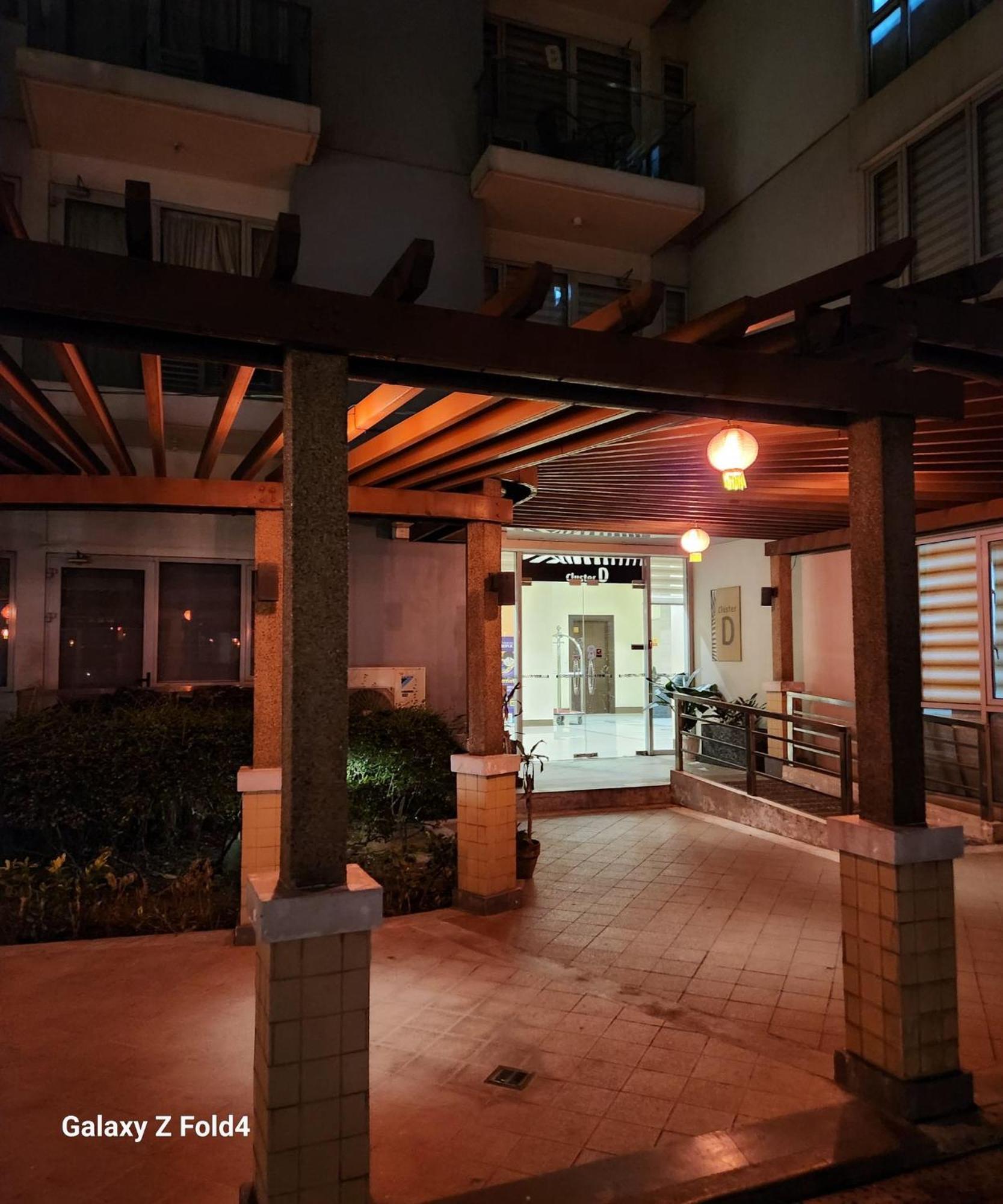 Aparthotel One Palm Tree , New Port Across Naia 3