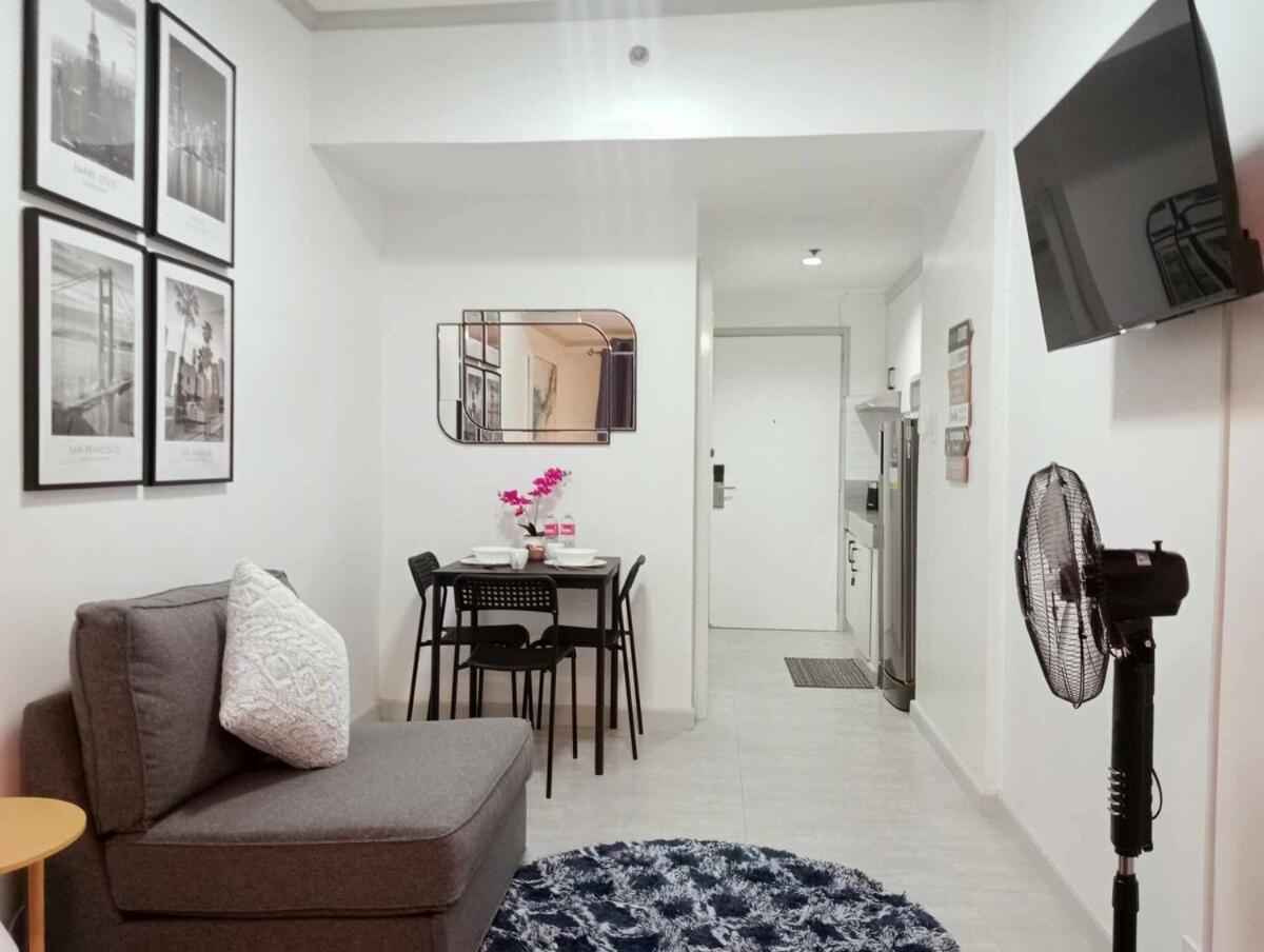 Apartment Downtown Makati Malls And Bars At Your Doorsteps *