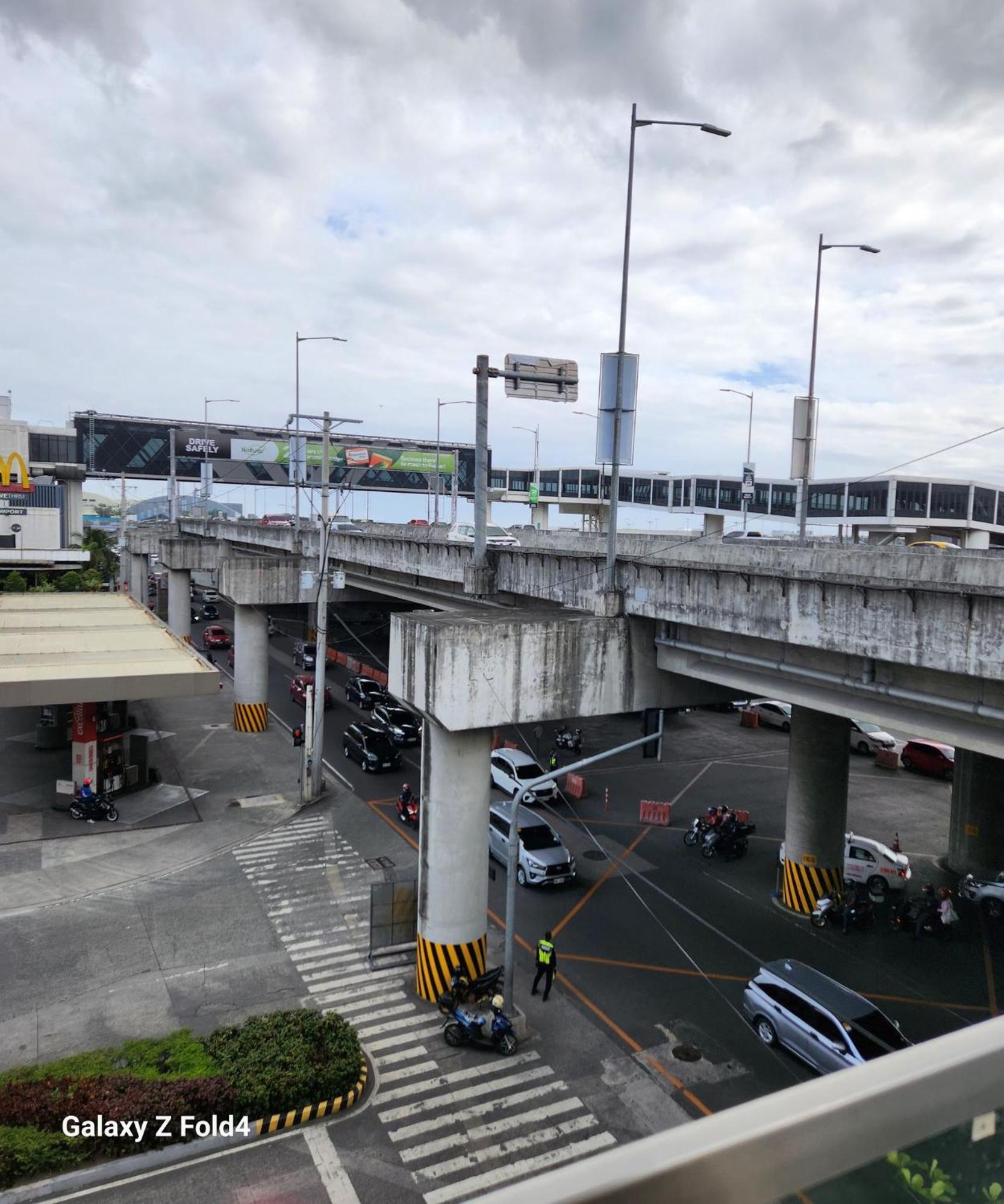 One Palm Tree , New Port Across Naia 3 *