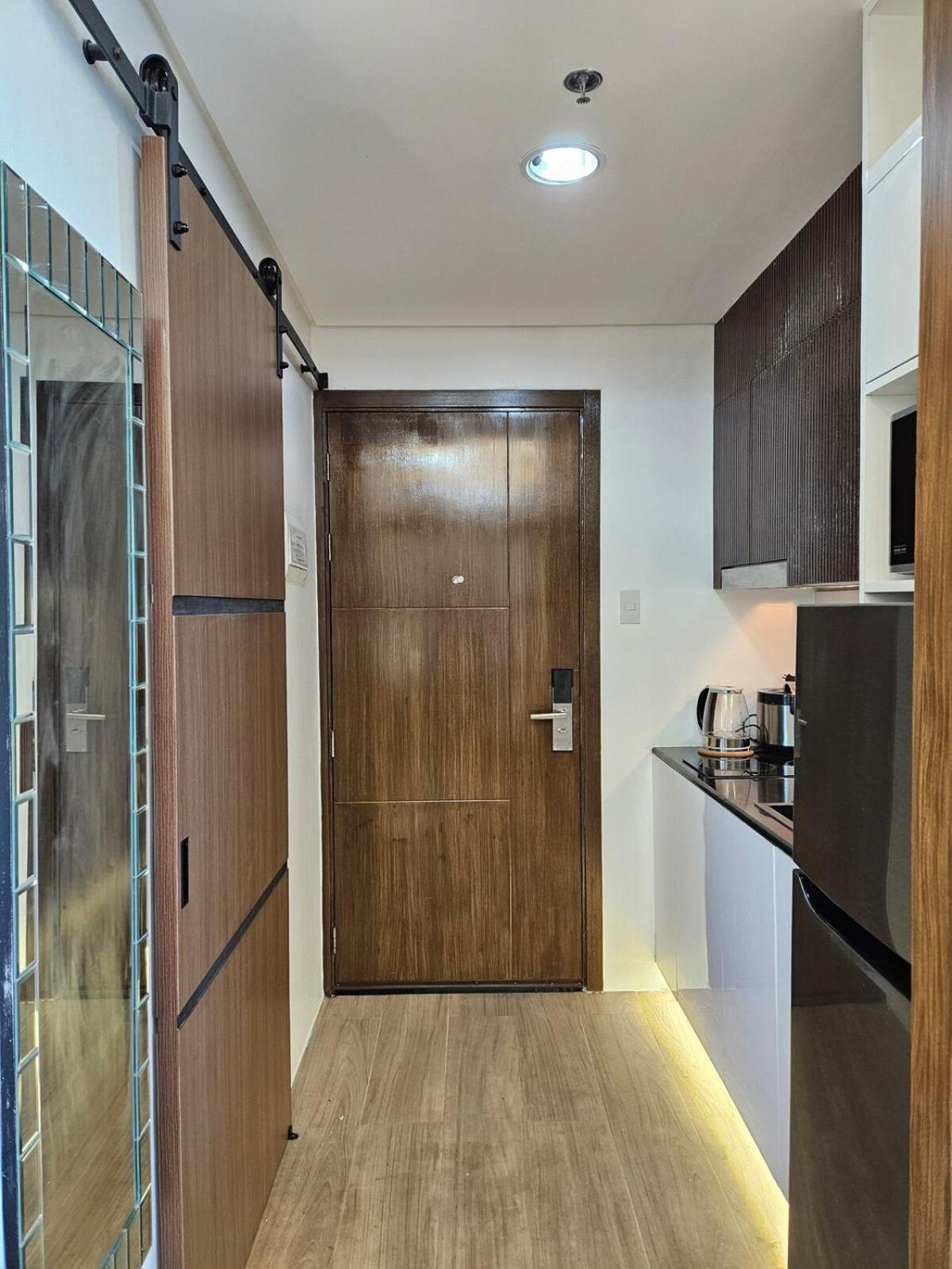 Apartment In Coast Residences, Pasay Manila