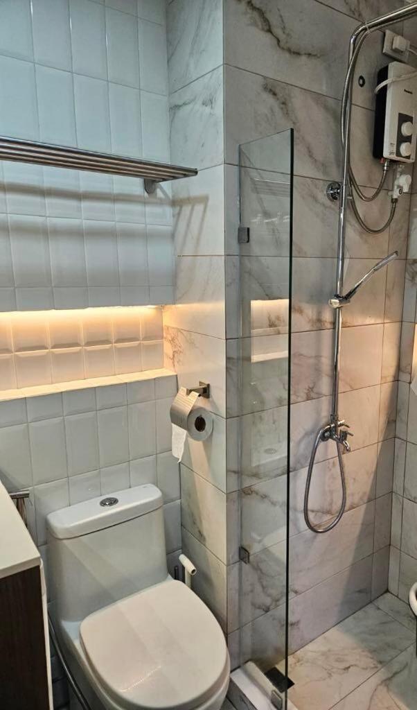 In Coast Residences, Pasay