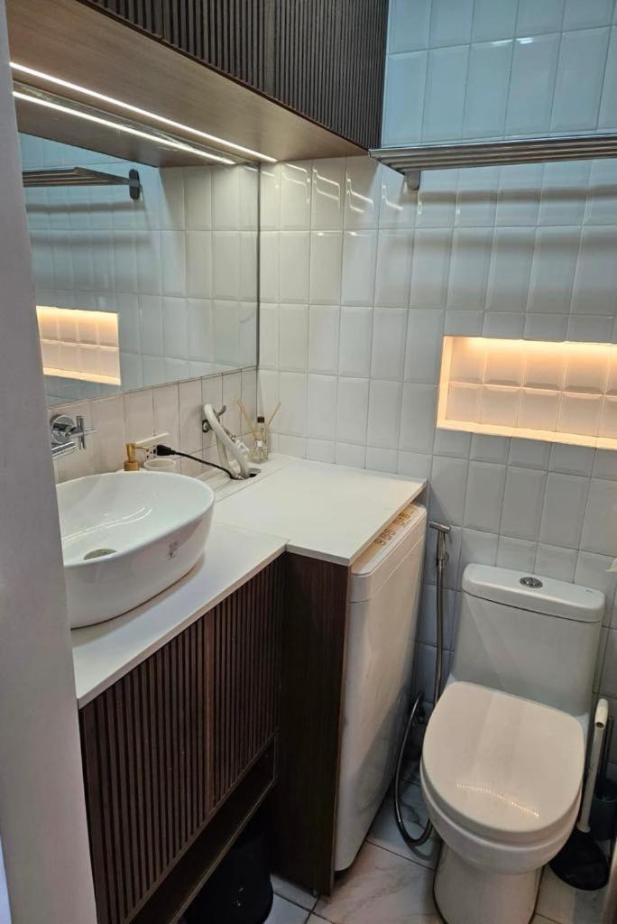 Apartment In Coast Residences, Pasay