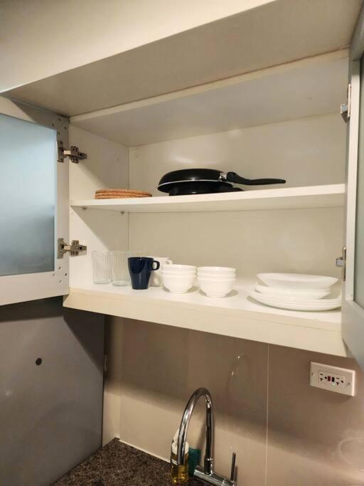 Cozy Comfy 1br W/ Mall Access Netflix Fast Wi-fi Apartment *
