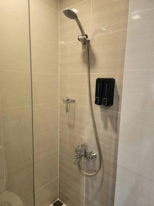 Apartment Cozy Comfy 1br W/ Mall Access Netflix Fast Wi-fi Manila