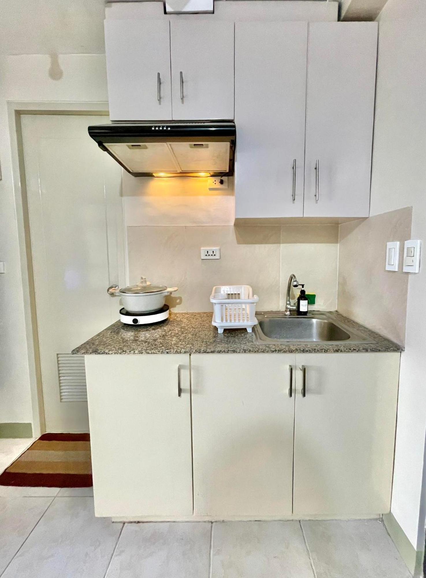 Apartment Inviting 2-bed In Mandaluyong Manila