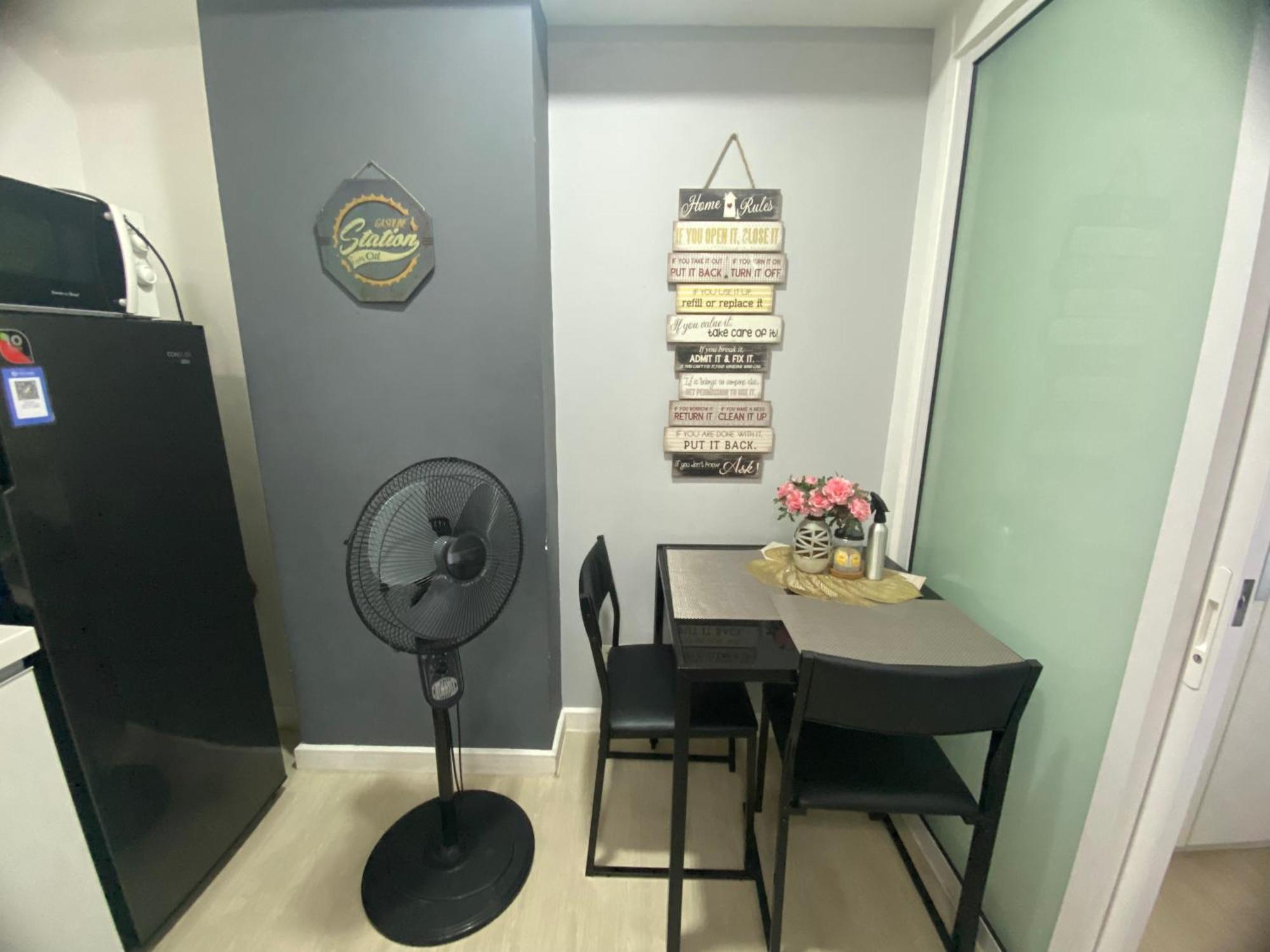 Azure Staycation In Paranaque View Guest house *