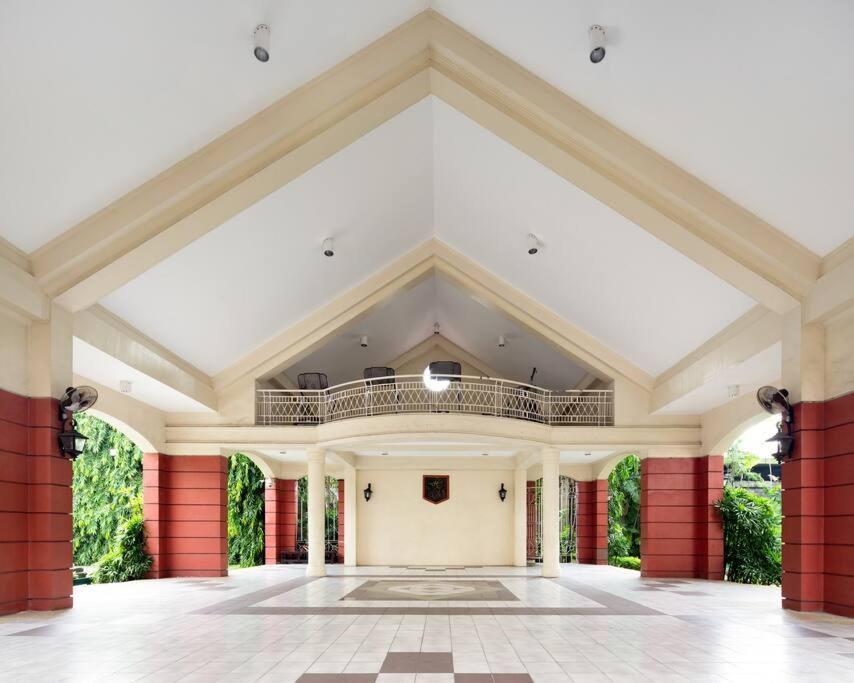 Brand New In Pasig With Free Pool Access Apartment
