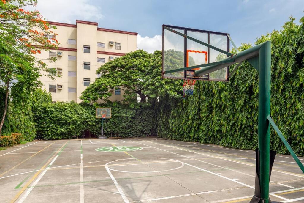 Brand New In Pasig With Free Pool Access * Manila