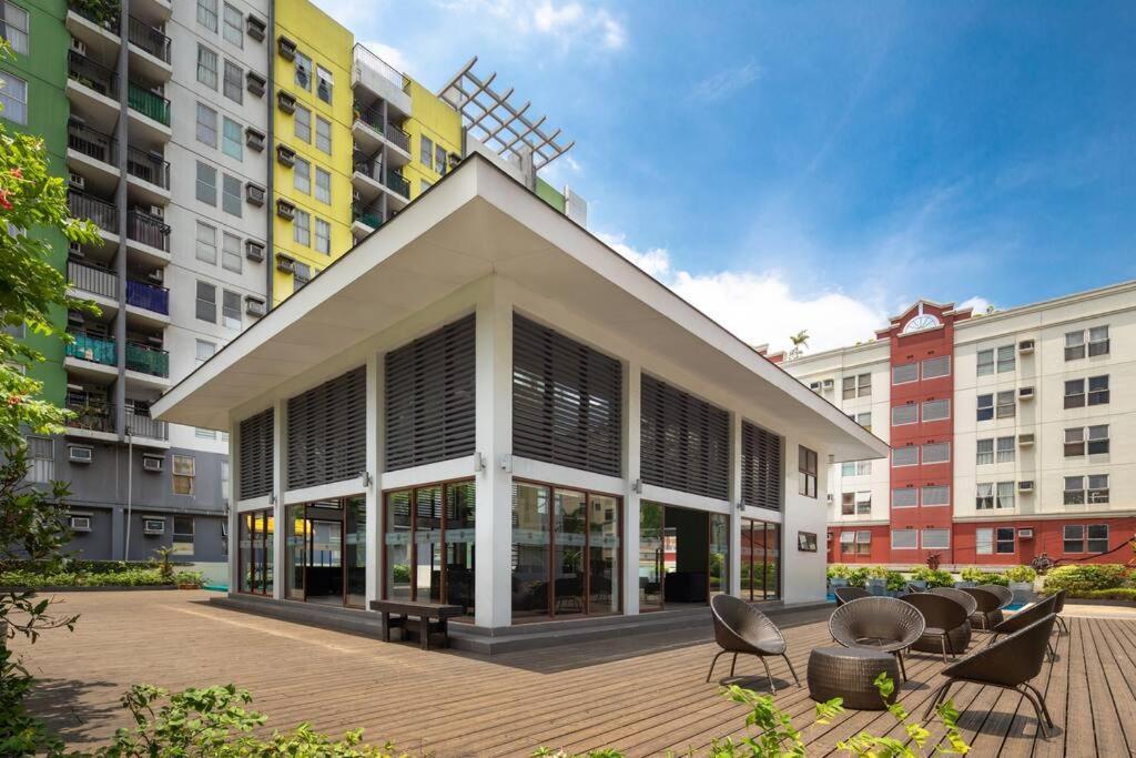 Brand New In Pasig With Free Pool Access Apartment