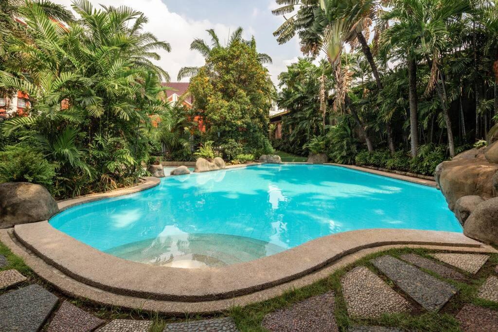 Apartment Brand New In Pasig With Free Pool Access Manila
