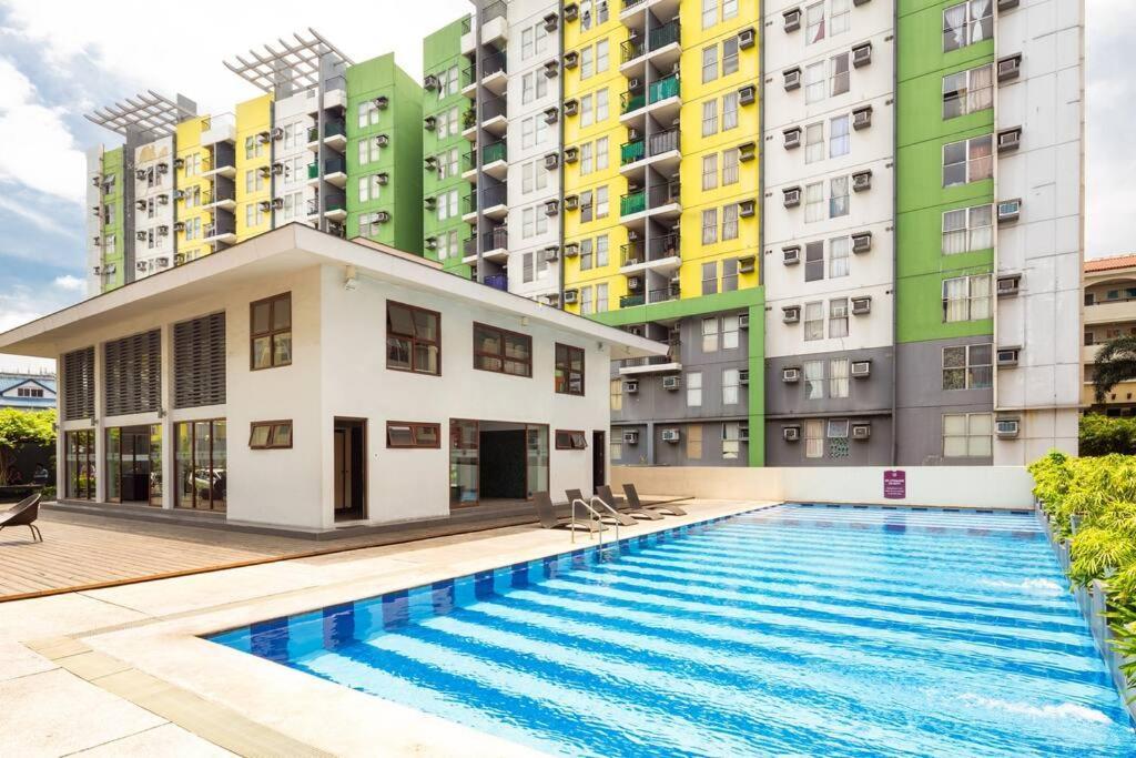 Brand New In Pasig With Free Pool Access Apartment Manila