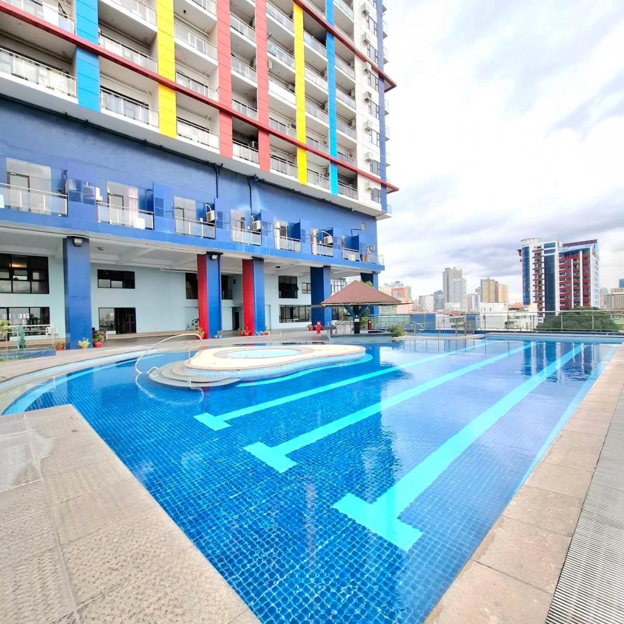 Bayview Luxury Condos: Poolside Balcony Retreats Manila