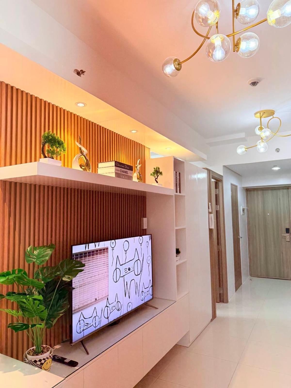 Ocean View In Pasay Near Moa, Picc World Trade Apartment