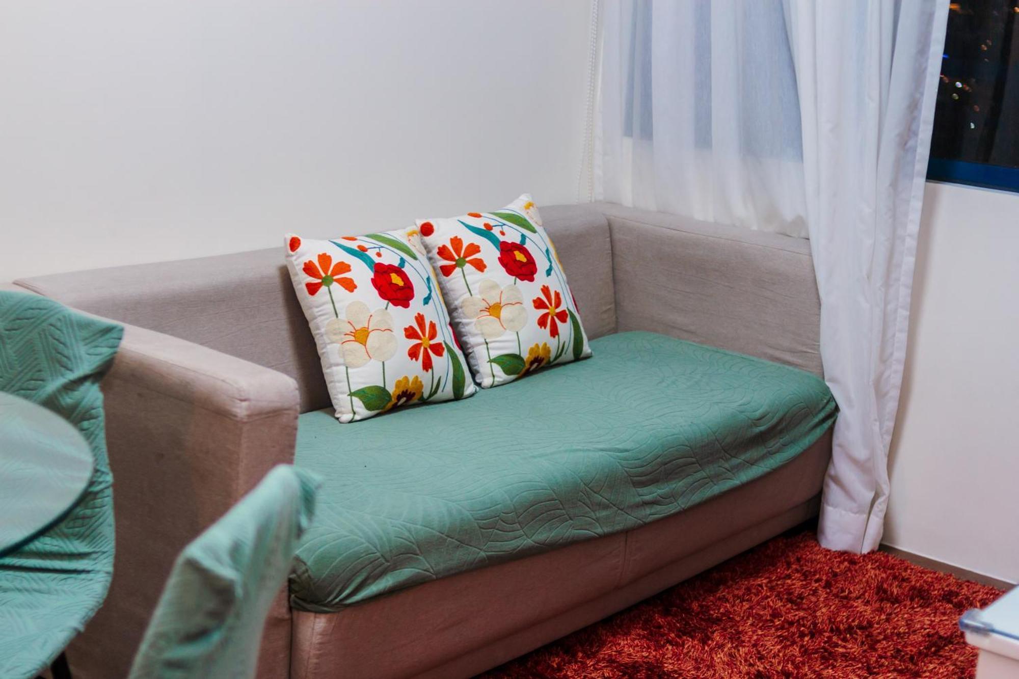 Beauty Cindrella Makati Penthouse 3 Bedroom Apartment *