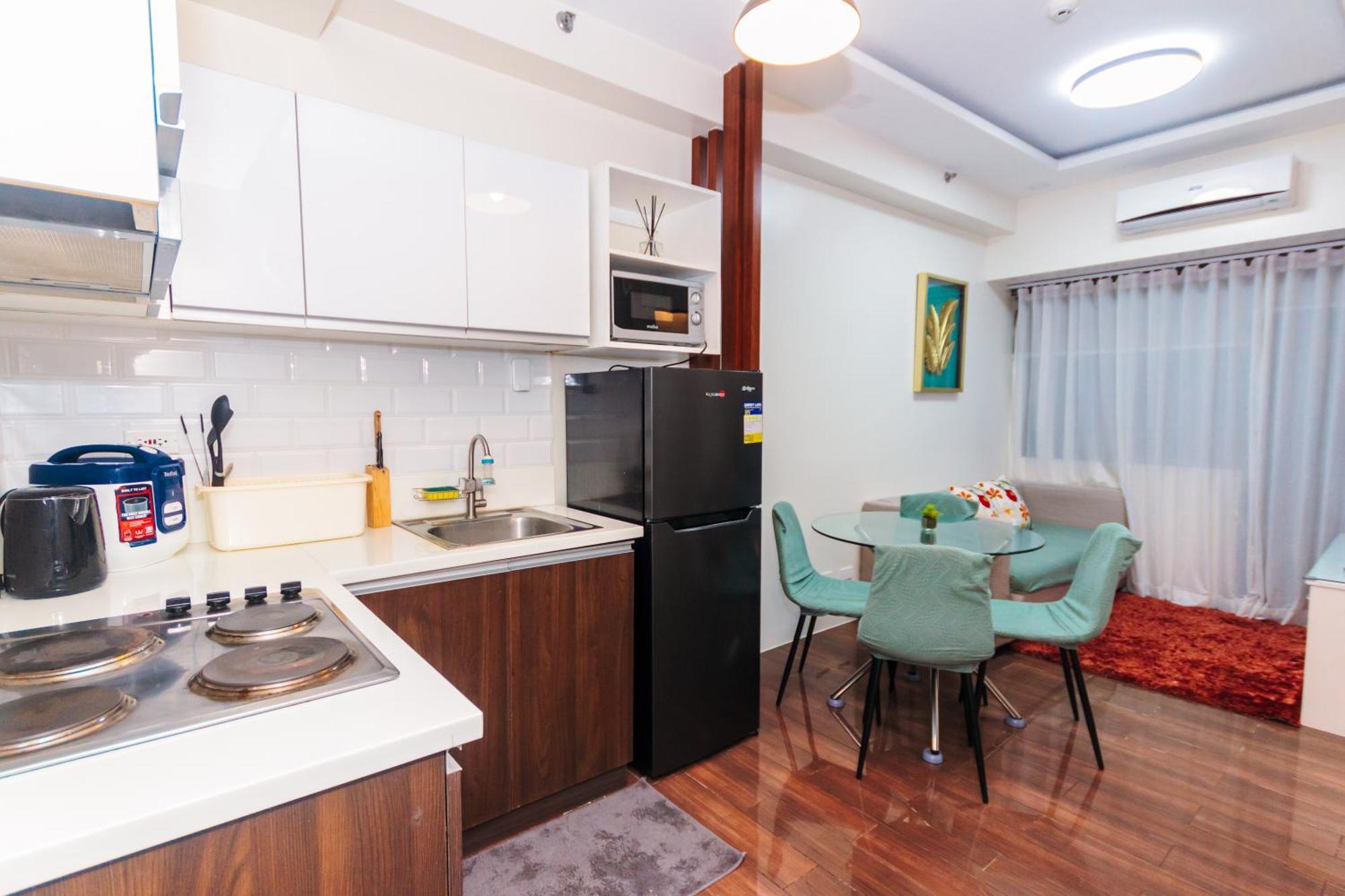 Beauty Cindrella Makati Penthouse 3 Bedroom *