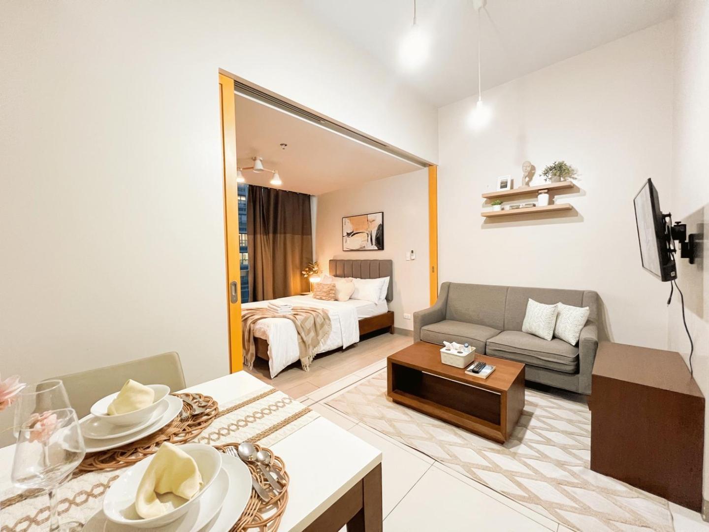 Prime 1br Infront Grand Hyatt Bgc #oursw20d1 Holiday home