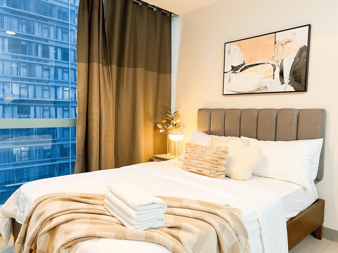 Prime 1br Infront Grand Hyatt Bgc #oursw20d1 Manila