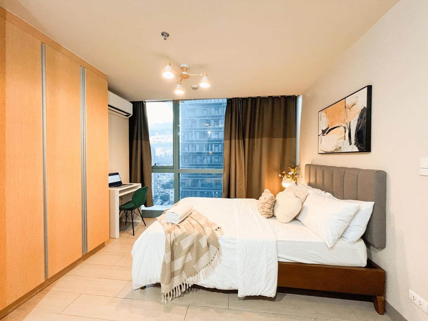 Prime 1br Infront Grand Hyatt Bgc #oursw20d1
