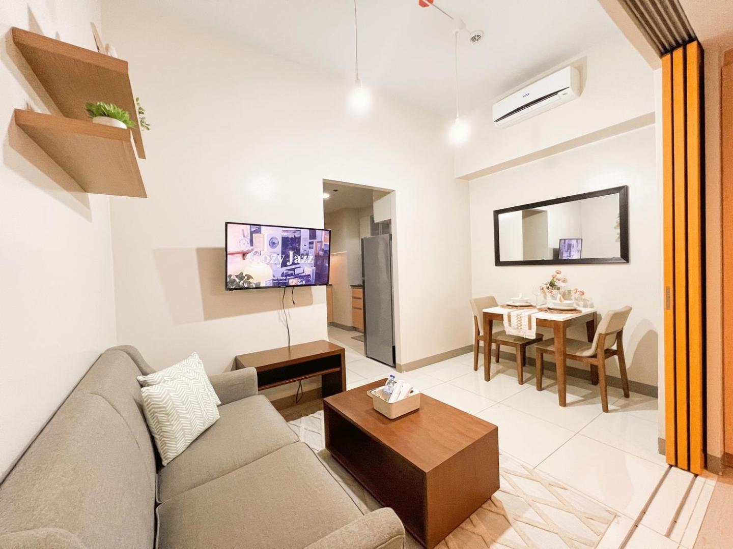 Prime 1br Infront Grand Hyatt Bgc #oursw20d1 Holiday home