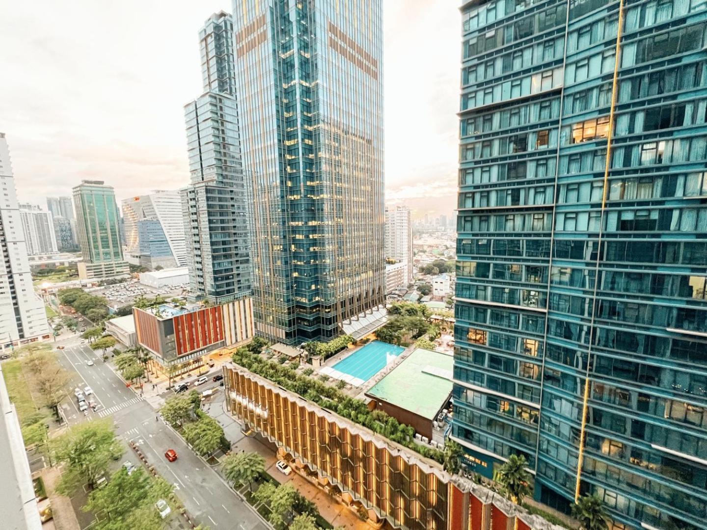 Prime 1br Infront Grand Hyatt Bgc #oursw20d1 * Manila