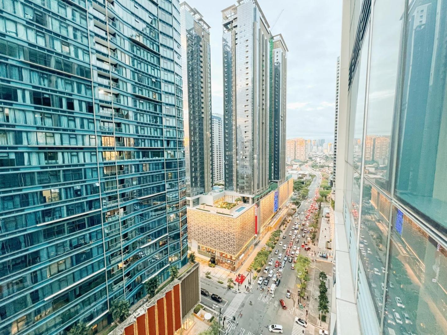 Prime 1br Infront Grand Hyatt Bgc #oursw20d1