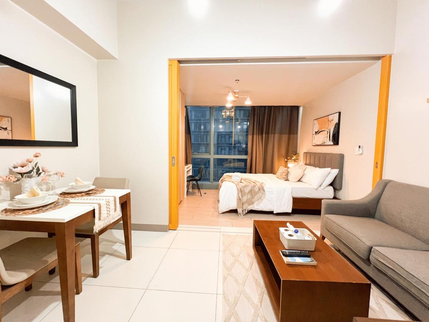Prime 1br Infront Grand Hyatt Bgc #oursw20d1 Holiday home