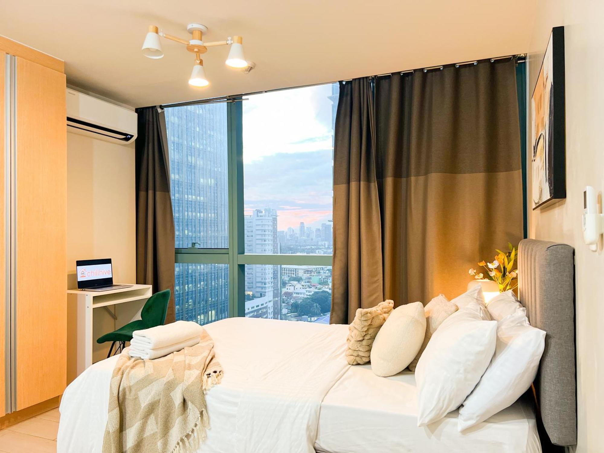 Prime 1br Infront Grand Hyatt Bgc #oursw20d1 * Manila