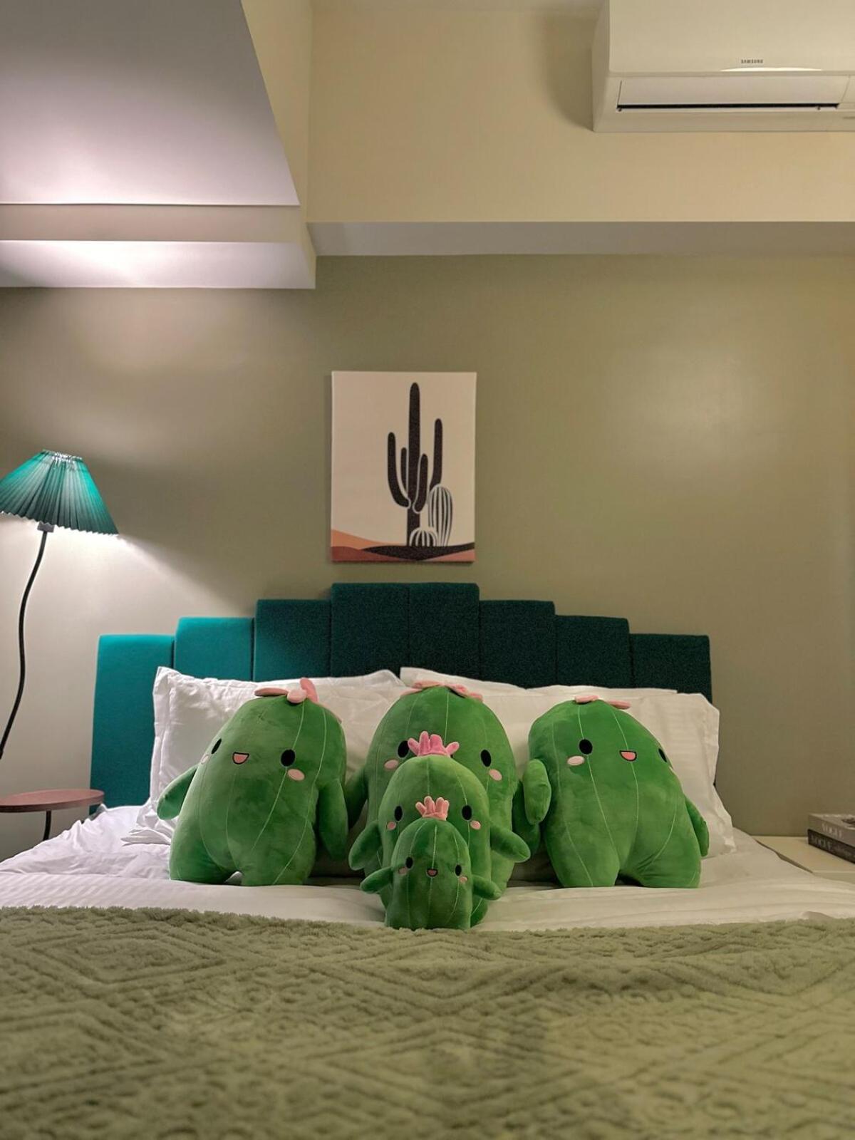 King Size 3-bedroom In Uptown Parksuites Bgc Apartment Manila