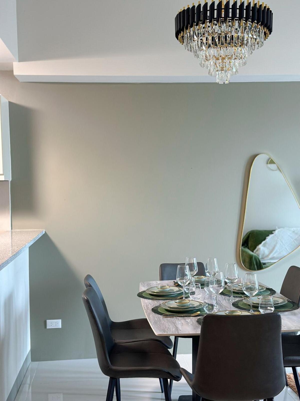 King Size 3-bedroom In Uptown Parksuites Bgc *