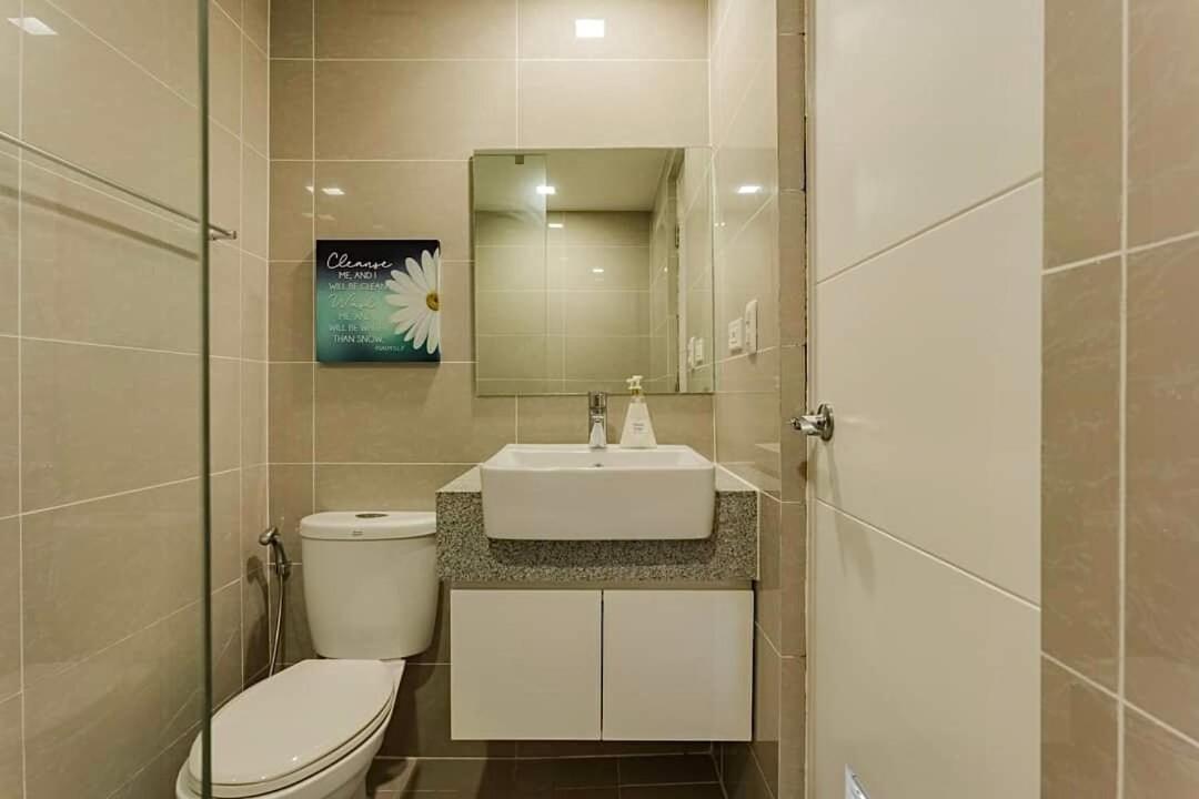 Extraordinary 1-bedroom In Uptown Parksuites Bgc * Manila