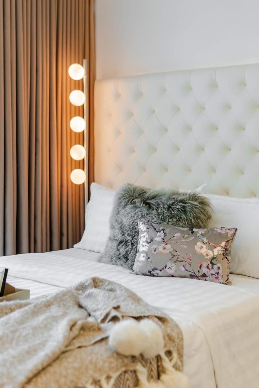 Extraordinary 1-bedroom In Uptown Parksuites Bgc Manila